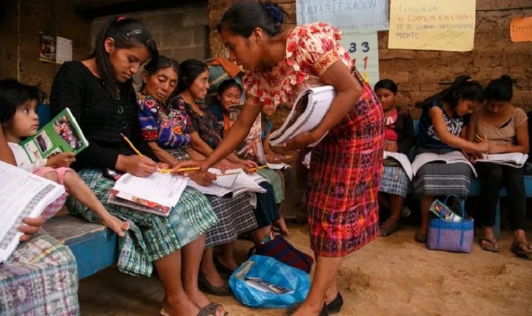 El problema del analfabetismo en guatemala essay 02 picture