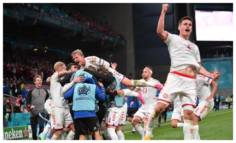 Dinamarca acompaña a Bélgica a octavos - EL PAIS