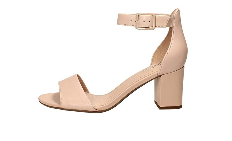 Sandalias con forma de pez. Curiosite