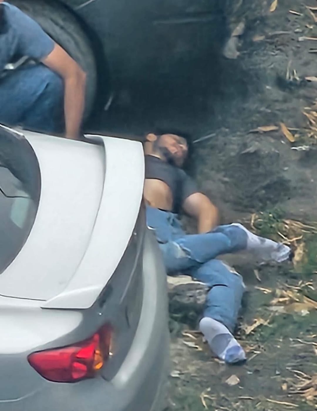 Joven sobrevive tras caer del tercer piso de un edificio en SPS