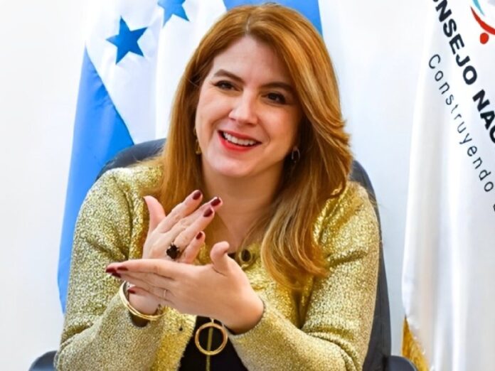 Cossette López hoy