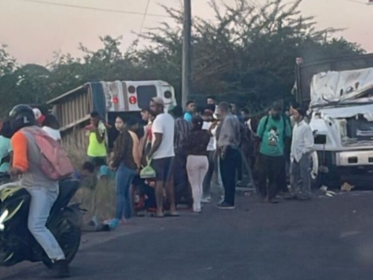 Al menos 22 heridos tras choque entre bus y camión en la zona sur de ...