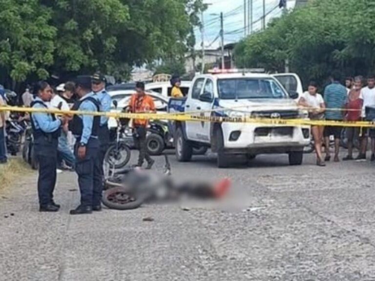 Emboscado en plena calle: motociclista es asesinado mientras conducía