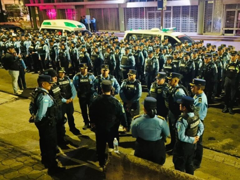 Policía Nacional despliega fuerte operativo de seguridad en el Congreso